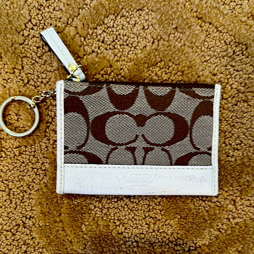 Coach logo keychain holder / mini wallet